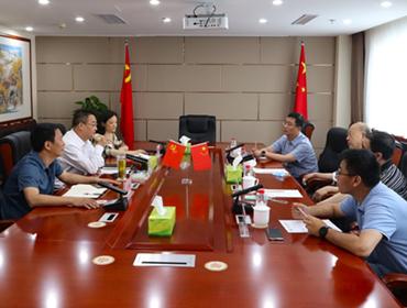 鄧華會見四川大學(xué)教授葉光斗、巨石集團(tuán)成都有限公司執(zhí)行董事、總經(jīng)理陳杰等一行